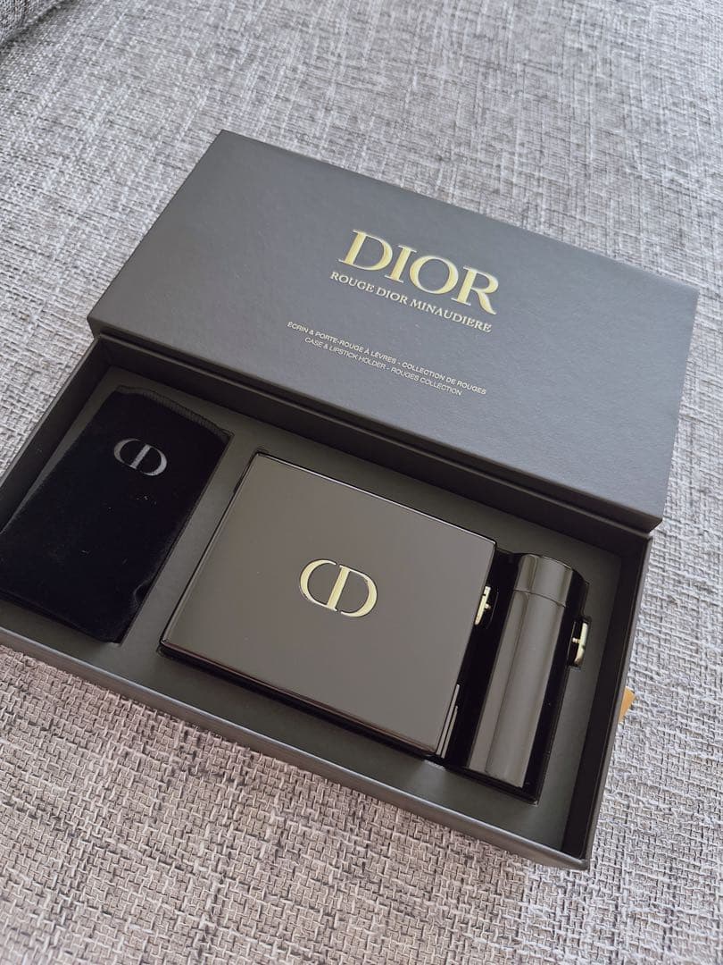 新品未使用　dior クリスマス限定　口紅セット ディオール×クリスマスコフレ2022】大人気「サンク クルール