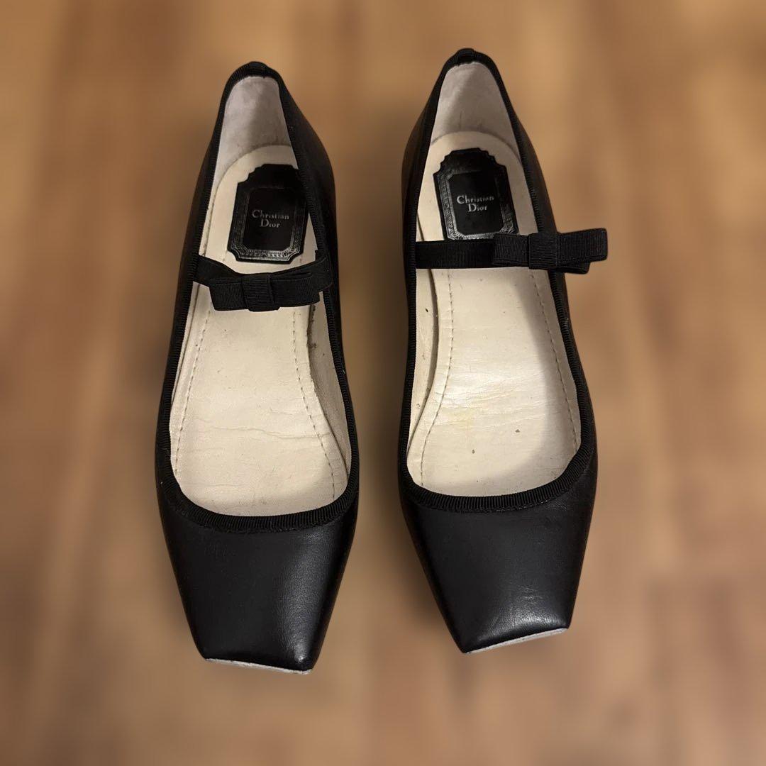 Dior ブラック フラットシューズ 37 Dior(ディオール) フラットシューズ(レディース) - ブランド通販のBUYMA