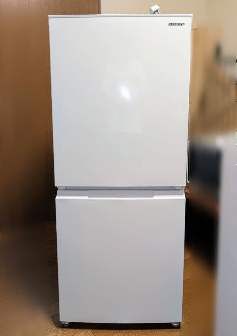 SHARP SJ-D15J 冷蔵庫 ホワイト　一人暮らし シャープ SJ-D15J 冷蔵庫 (どっちもドア・152L) マットホワイト