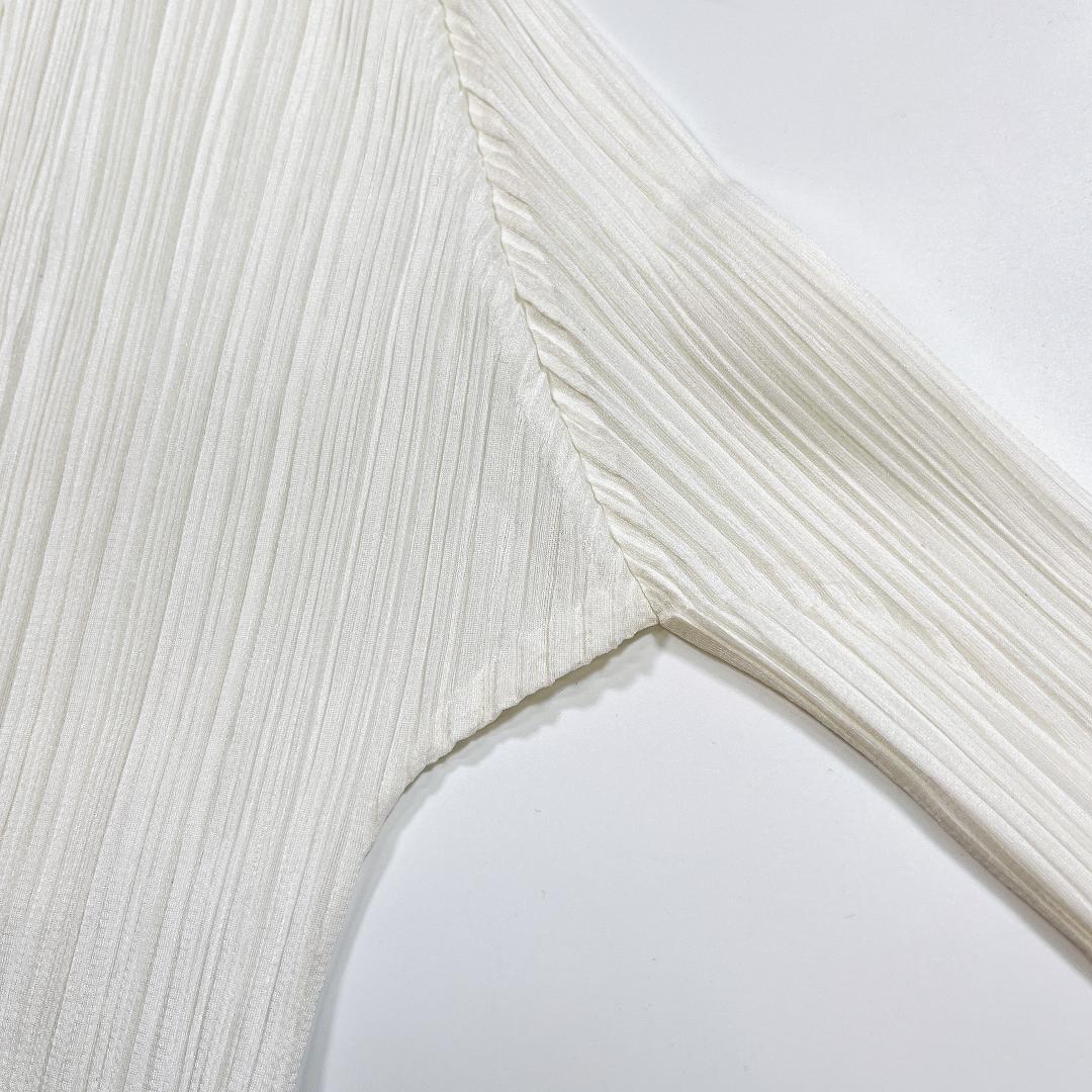 イッセイミヤケ プリーツプリーズ カーディガン 白 3 L 七分袖 - メルカリ