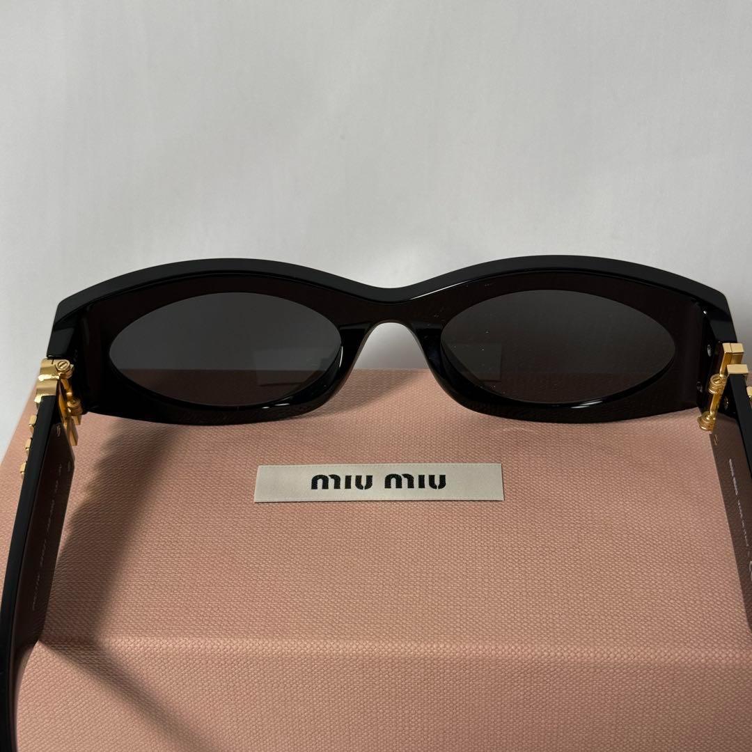 定価6.6万/登坂広臣】MIU MIU Glimpse サングラス ブラック - メルカリ
