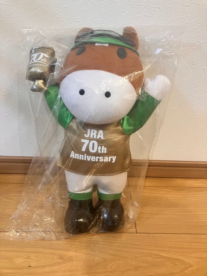 非売品)JRA 70th Anniversary ターフィー - メルカリ