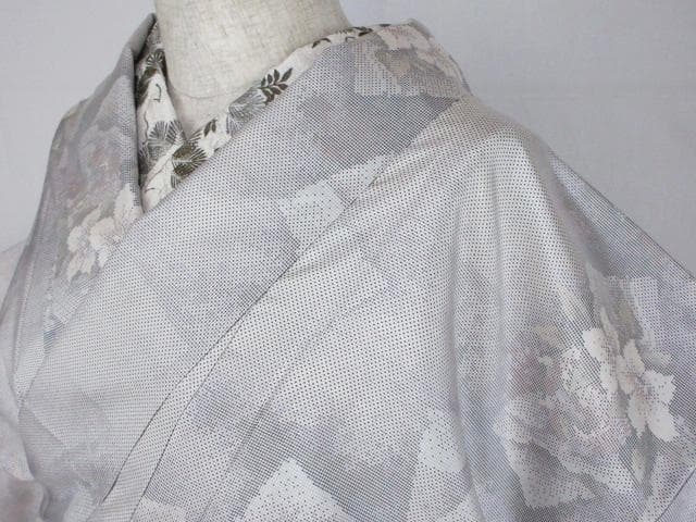 新古品！白大島紬＊7マルキ＊本場大島紬＊色紙文＊着物＊159cm