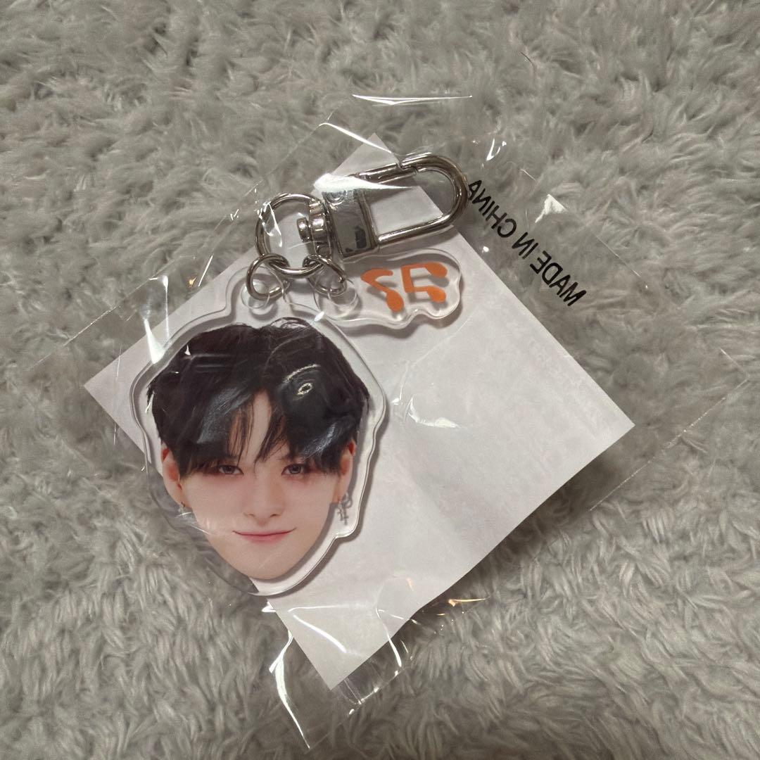 treasure顔アクキー 喜怒哀楽 - メルカリ