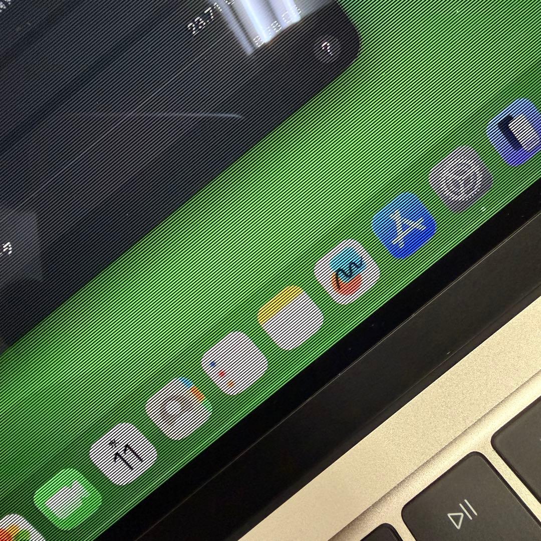 ジャンク】MacBook Air M2 8G 256G 液晶不具合・角に傷あり - メルカリ