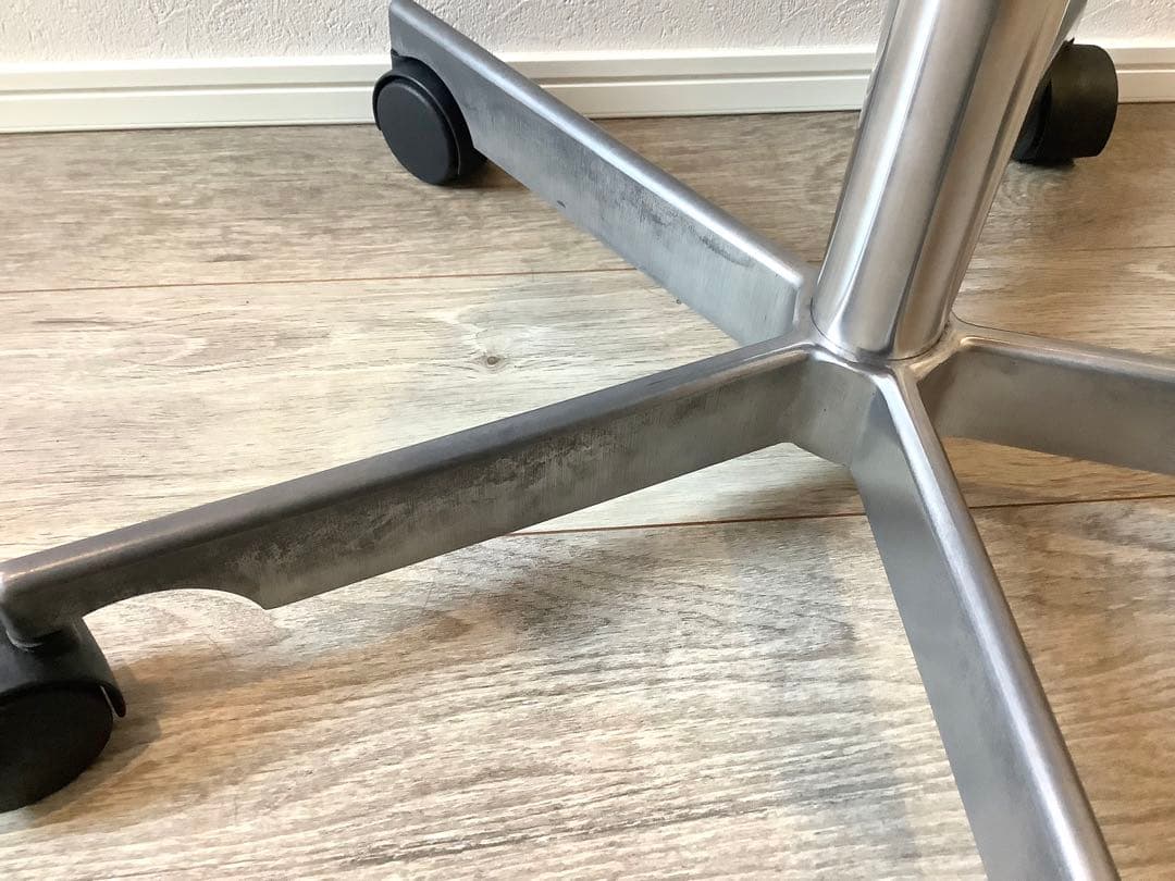 Fritz Hansen KEVI ケヴィチェア 木目調 キャスター付 中古品 - メルカリ