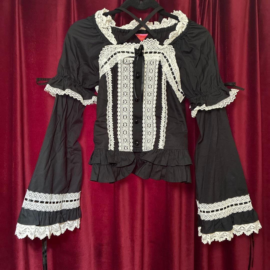 姫袖後ろシャーリングブラウス 黒×白 - メルカリ