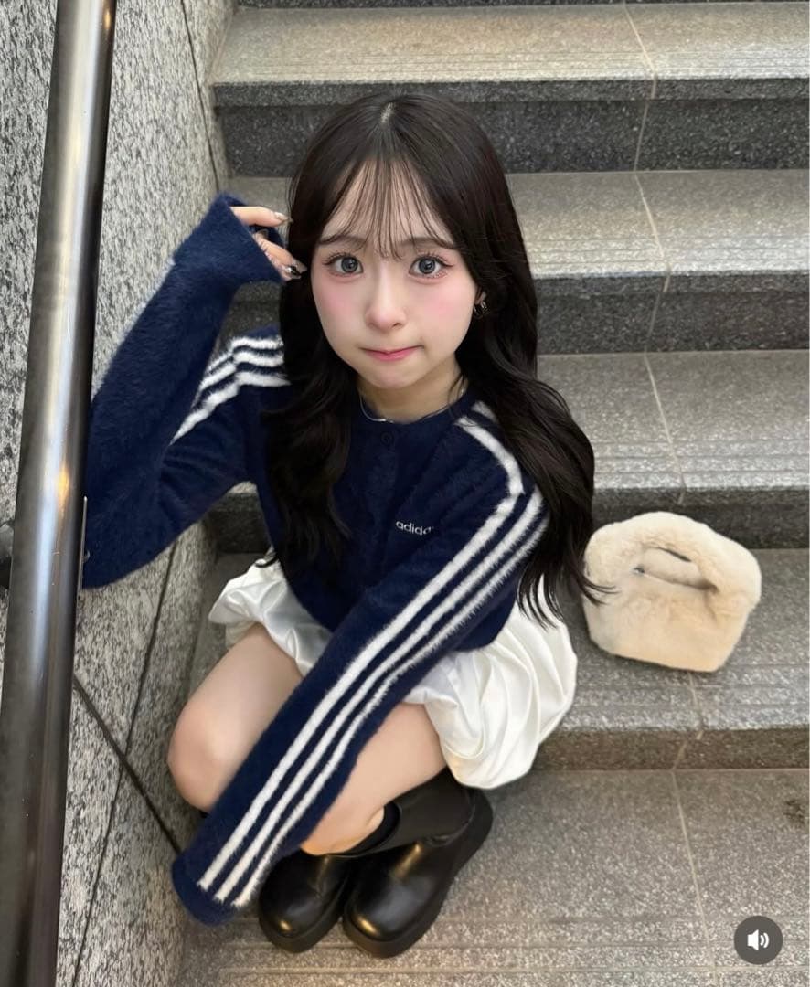 りなてぃ アディダス フラッフィーニットカーディガン adidas - メルカリ