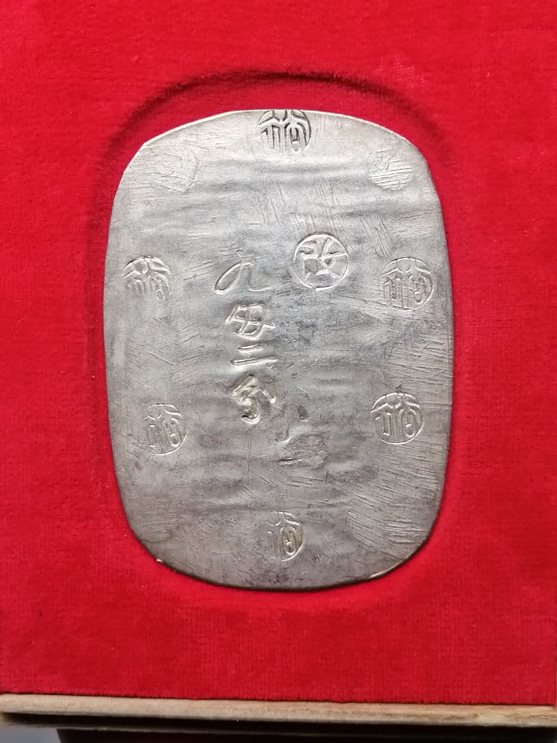 クリスチャン.リース.ラッセン作大型海イルカ鯨魚達の図柄作品です