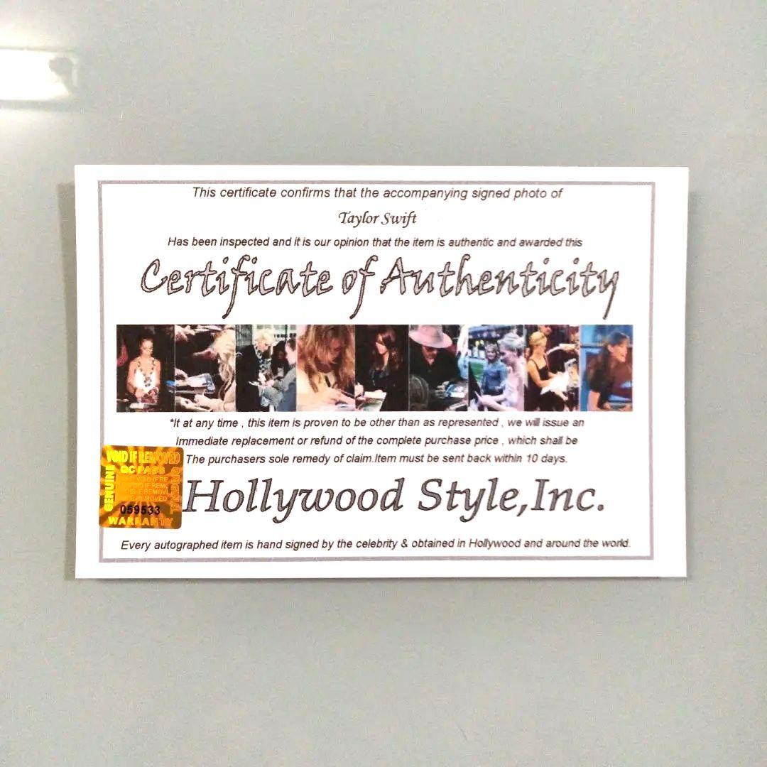 テイラー・スウィフト直筆サイン入り超大型写真…Taylor Swiftの通販は