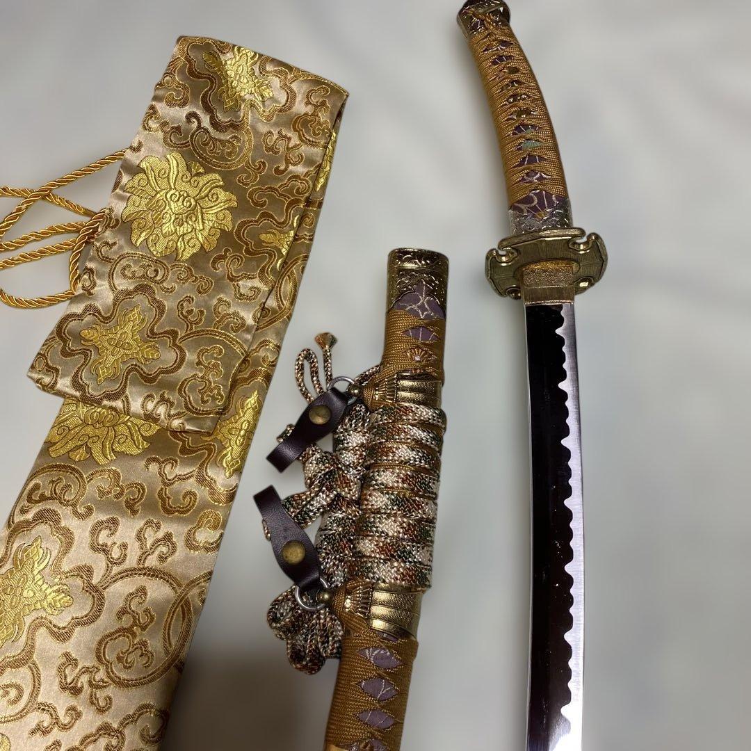 豪華版模造刀(刀袋付) 太刀造り 金茶柄 太刀型金鍔
