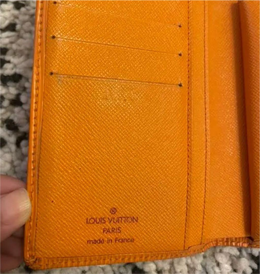 ルイヴィトン エピ 二つ折り財布 オレンジとゴールド 正規店購入