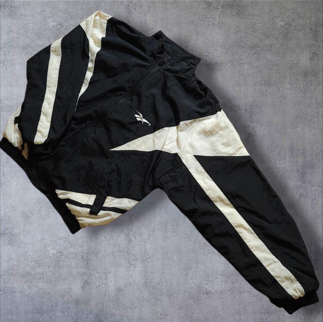 90s Reebok リーボック ナイロンジャケット 刺繍ロゴ 短丈 太アーム