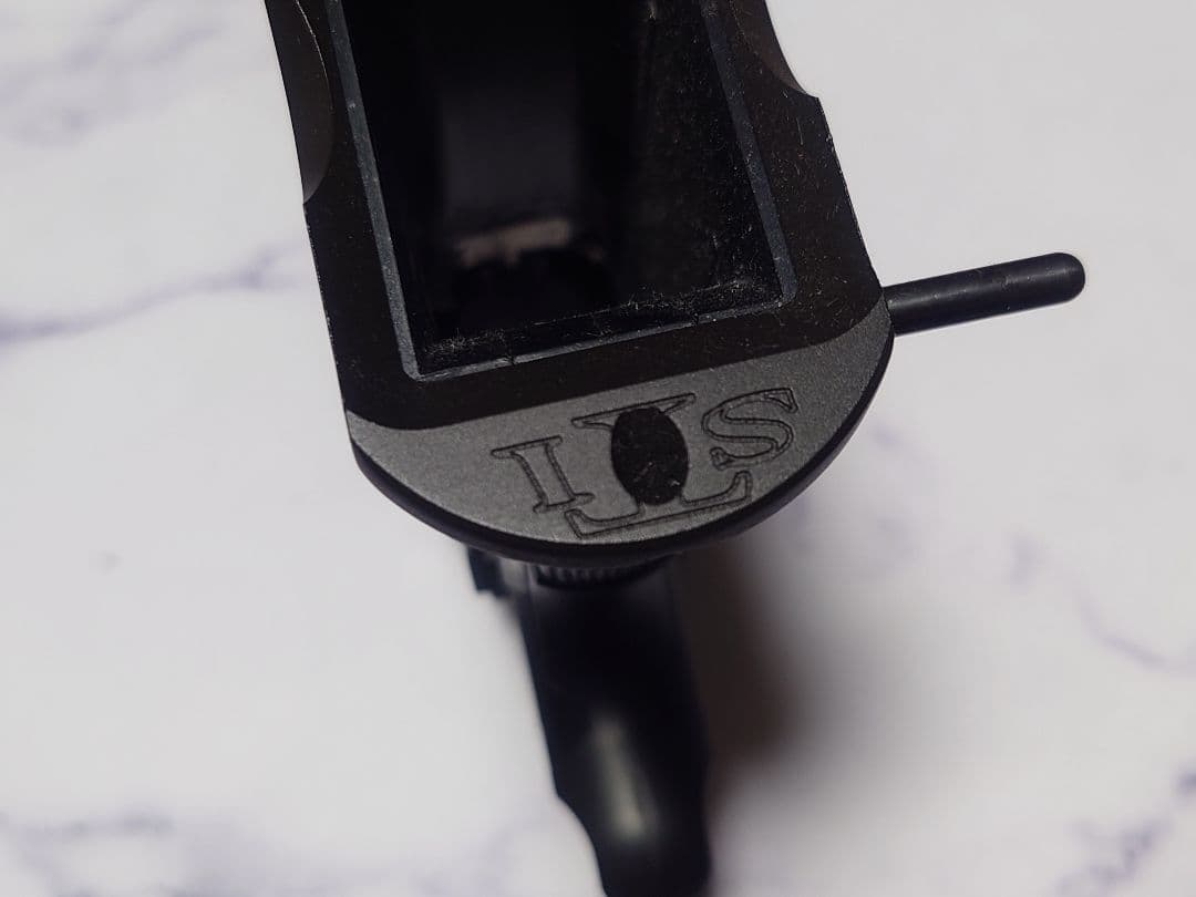 STI 2011 ミドルフレーム + グリップ 東京マルイ ハイキャパ 用 - メルカリ