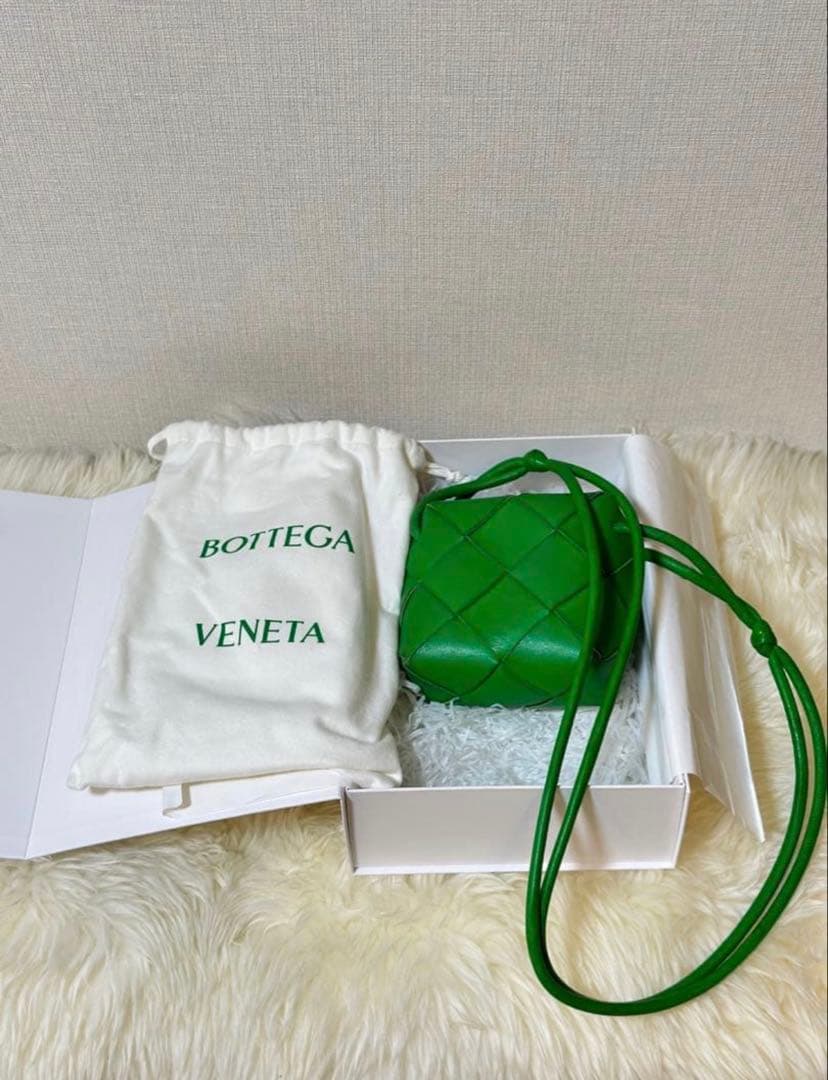 【luce】Bottega Veneta ミニ カセット カメラバッグ BOTTEGA VENETA（ボッテガ・ヴェネタ） ショルダーバッグ CASSETTE