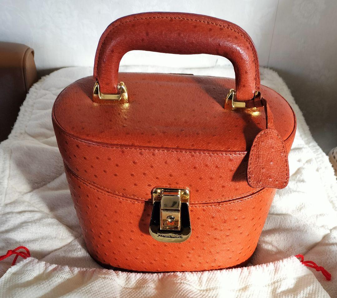 Private Label オーストリッチレザー 丸型ハンドバッグ - メルカリ