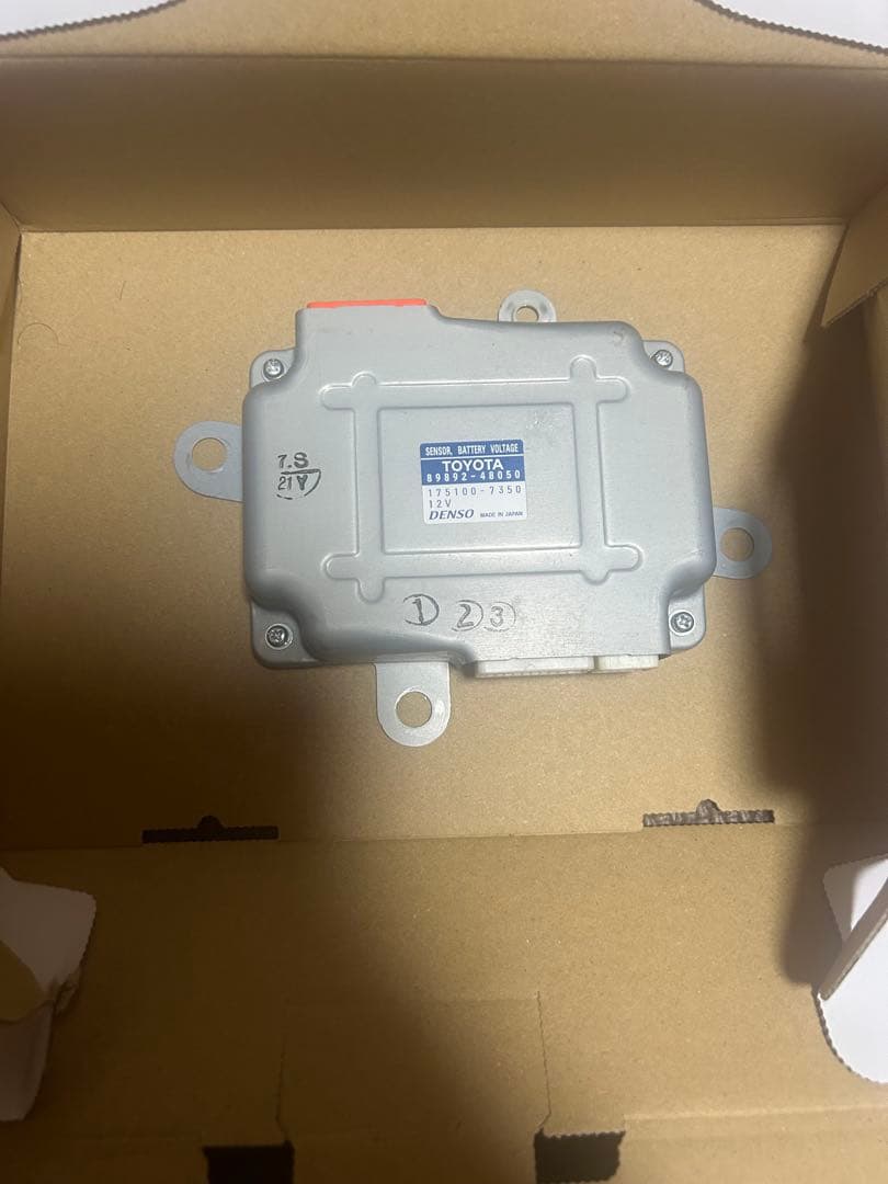 ハリアー 30アルファード 30ヴェルファイア ボルテージセンサー