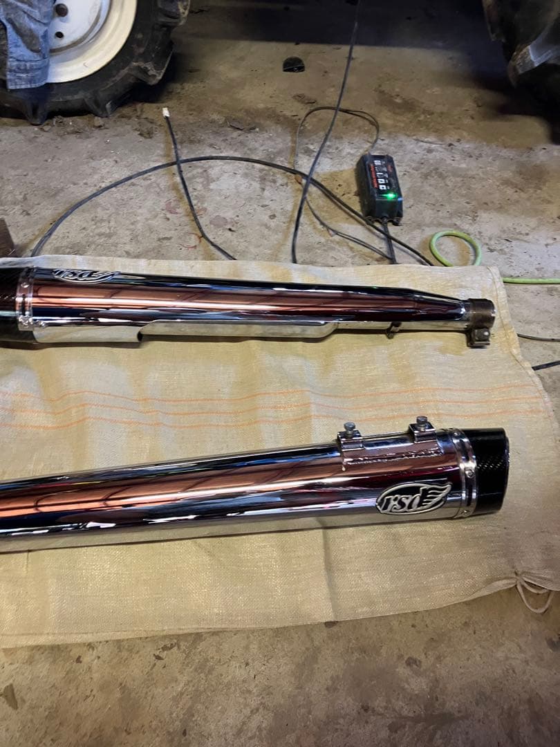 ハーレー　ツーリング　マフラー FXLRS サイレンサーマフラー 64900939/64900940 ハーレー 純正 中古