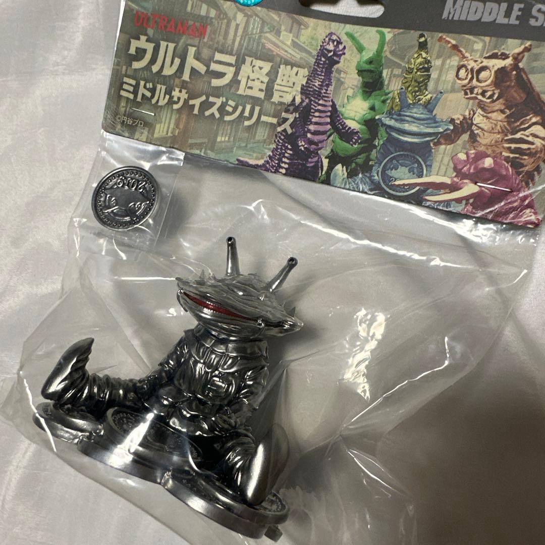 希少　銀メッキ　ウルトラ怪獣　ミドルサイズシリーズ　カネゴン　イベント限定カラー 復刻品 カネゴン メタリック ウルトラ怪獣 ミドルサイズシリーズ 円谷