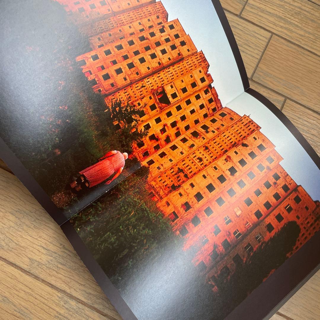 希少】Jonas Bendiksen Satellites マグナム 絶版本 - メルカリ