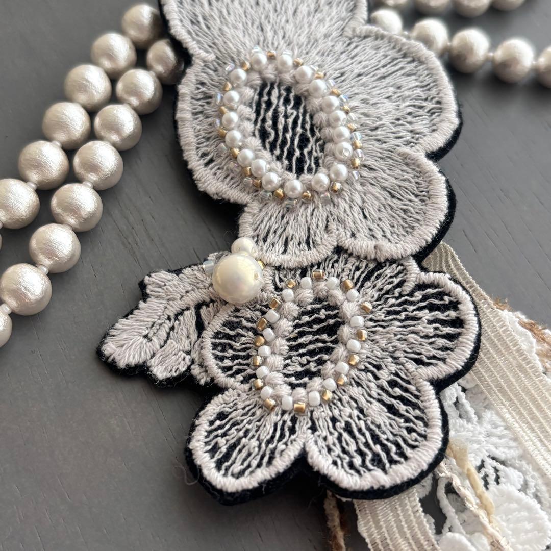 ②93 ミナペルホネン ブローチ コサージュアクセサリー ハンドメイド