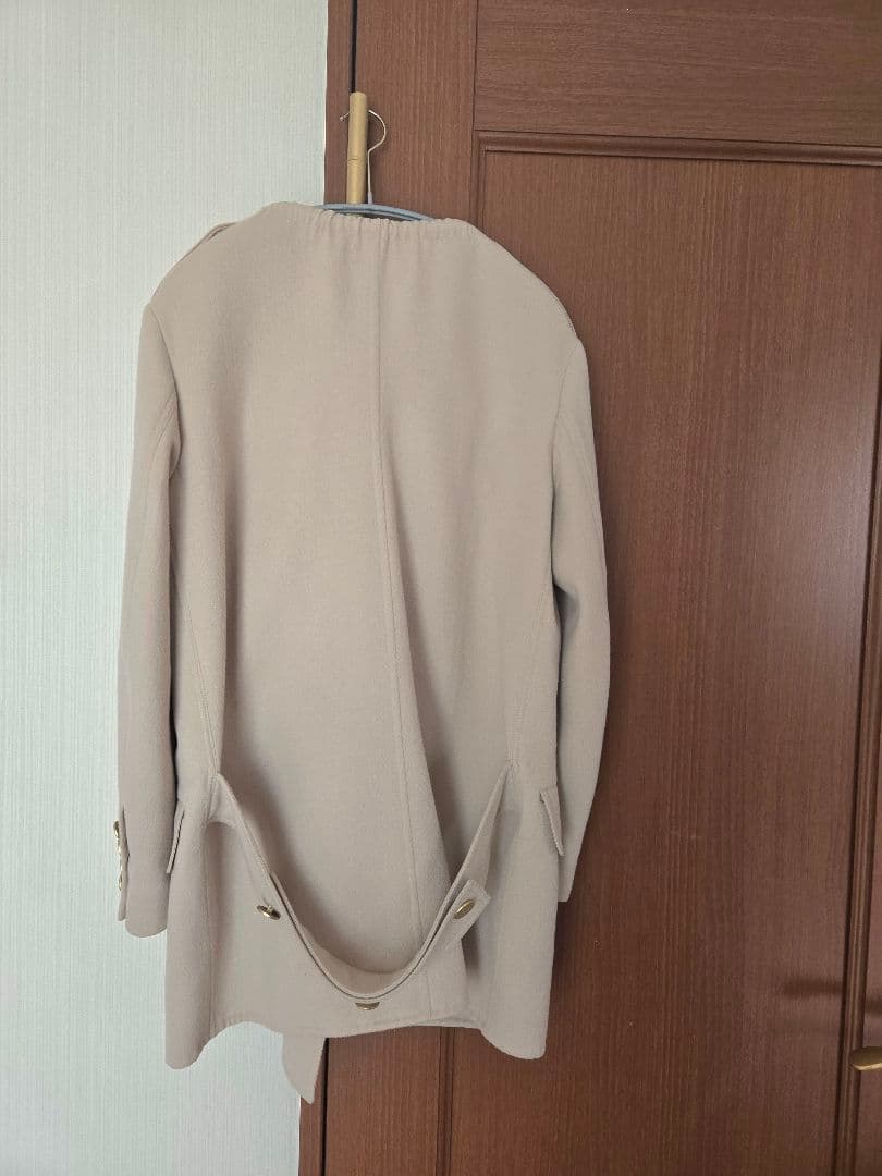美品 お値下げしました！白タグ 手縫いラベル付きMaxMara ショート