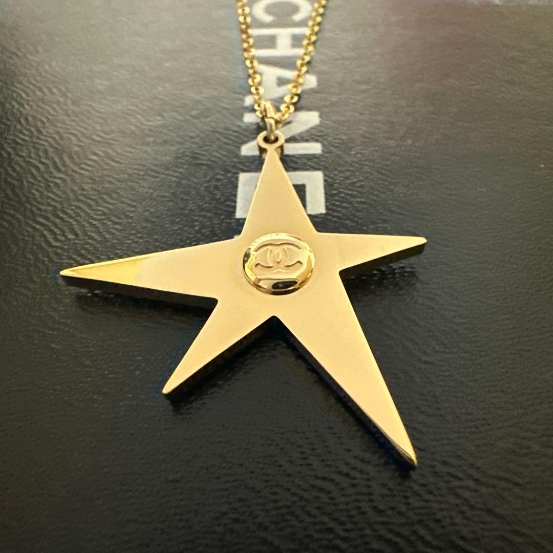 CHANEL シャネル ホリデー CCロゴ 星 チャーム ノベルティ - メルカリ