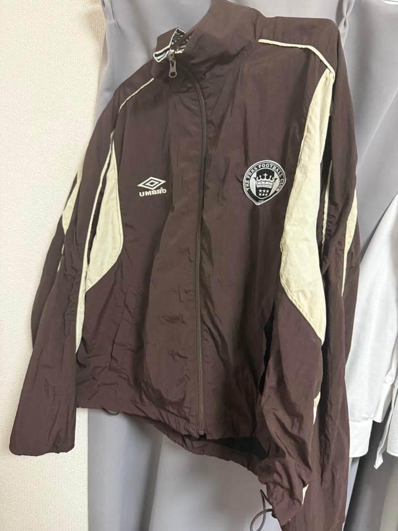 UMBRO ブラウン ナイロンジャケット - メルカリ