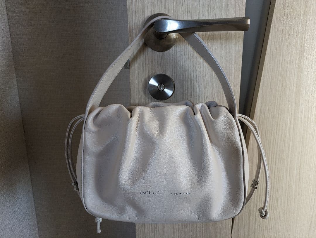 IACUCCI ホワイト巾着型ハンドバッグ　完売品 センティエーロ ミニトート CERVO（トートバッグ）｜IACUCCI