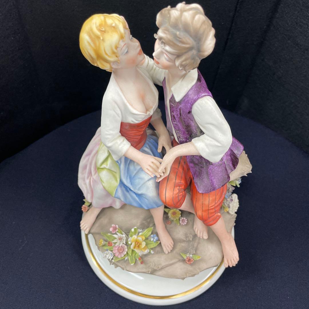 capodimonte marcolin/イタリア製、磁器人形、フィギュリン Stunning Figurine Couple Marcolin Capodimonte Porcelain Bisque