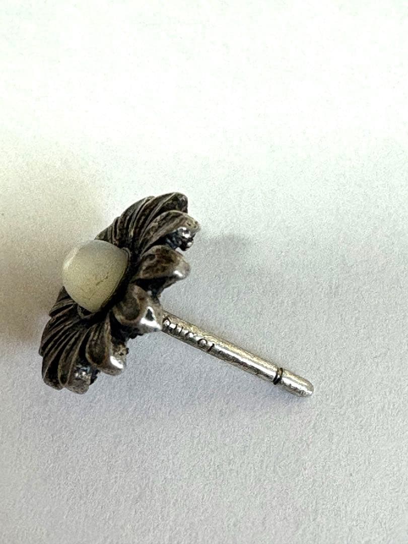 GUCCI ピアス 片耳のみ フラワー シルバー 正規品 - メルカリ