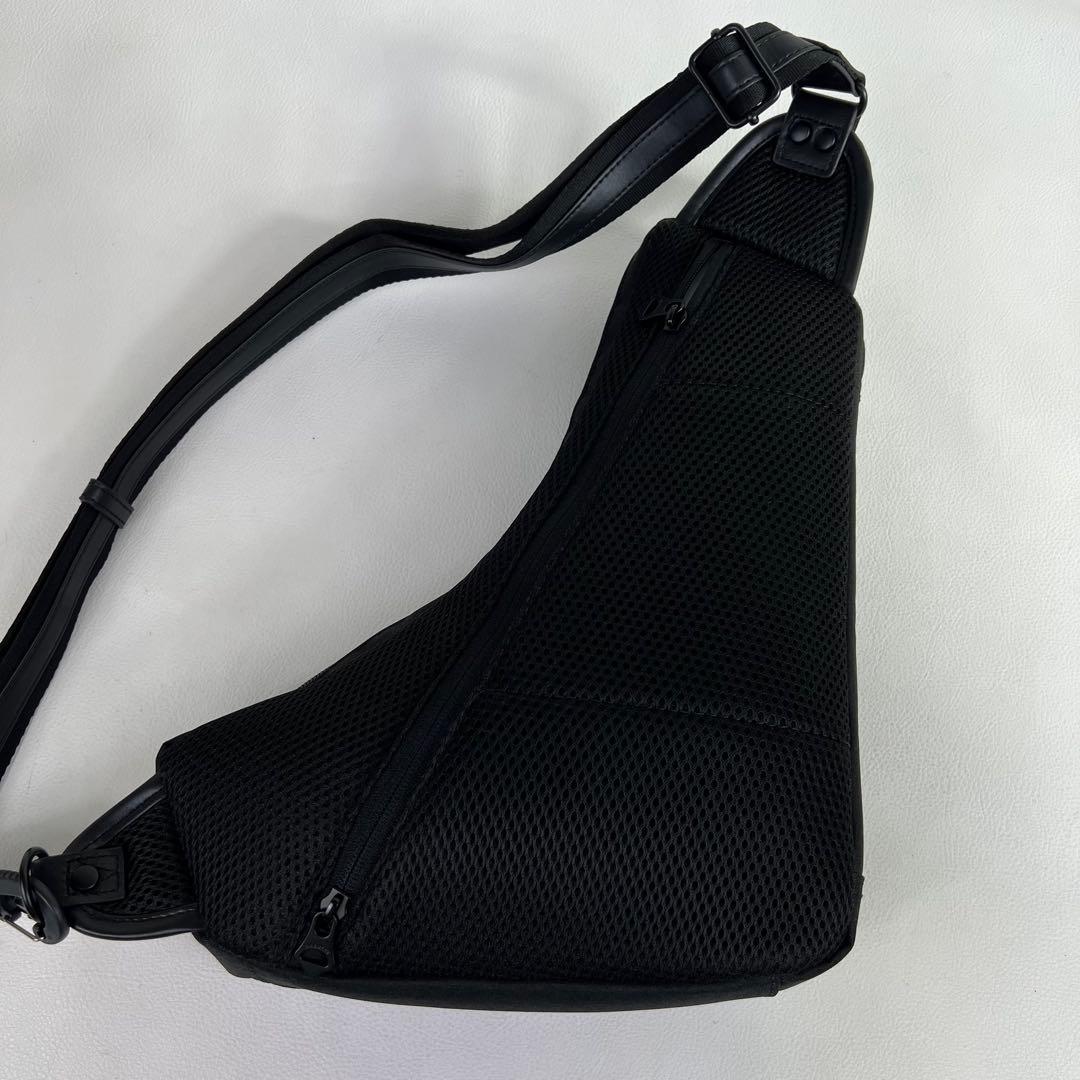 y2k 00s Archive shoulder bag Black - メルカリ