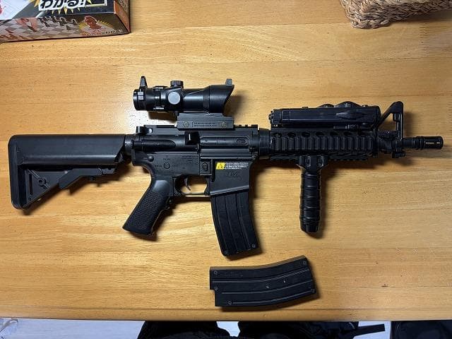 あ*き様 ジャンク扱い・10禁エアガンセット+ホルスター+ライフルケース