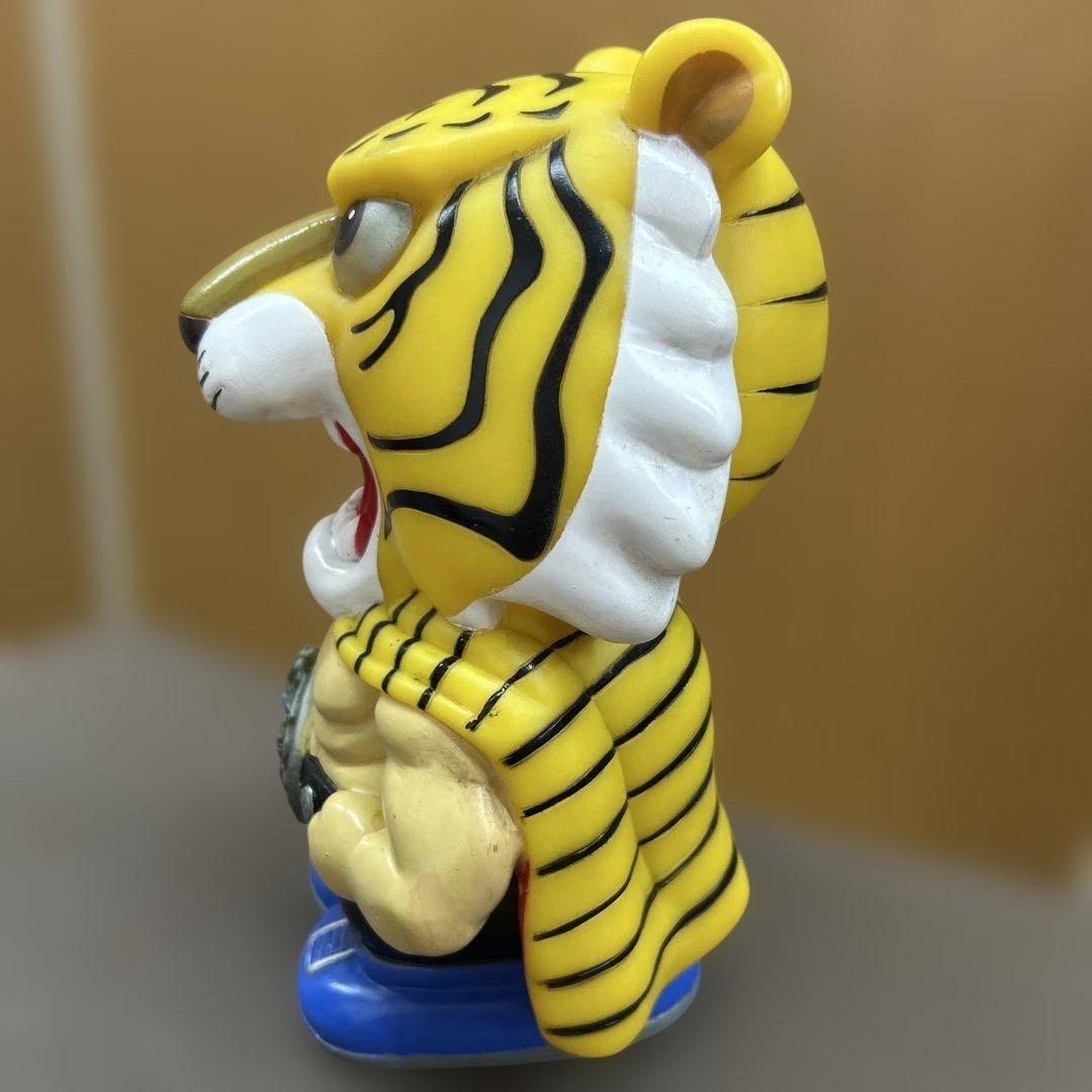 タイガーマスク 貯金箱 - メルカリ