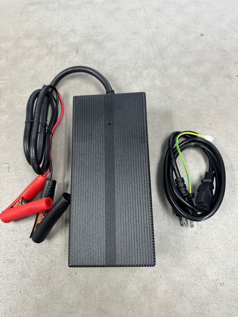 RENOGY AC100V 20A リン酸鉄リチウムイオンバッテリー充電器 リン酸鉄リチウムイオンバッテリー専用充電器12V 20A | Renogy JP