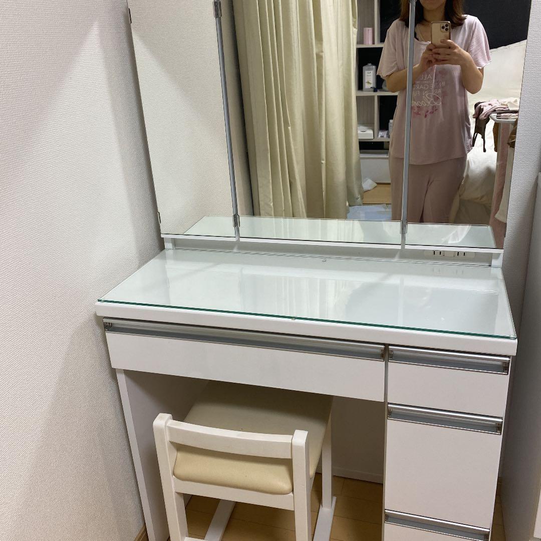 ニトリ三面鏡ドレッサー「コンセントなし」