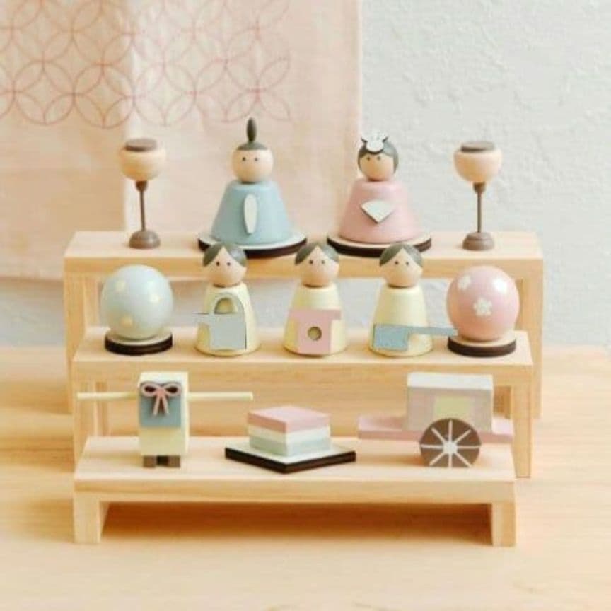 salut!☆サリュ☆ひな祭り☆木箱入り木製三段飾りひな人形セット☆新品