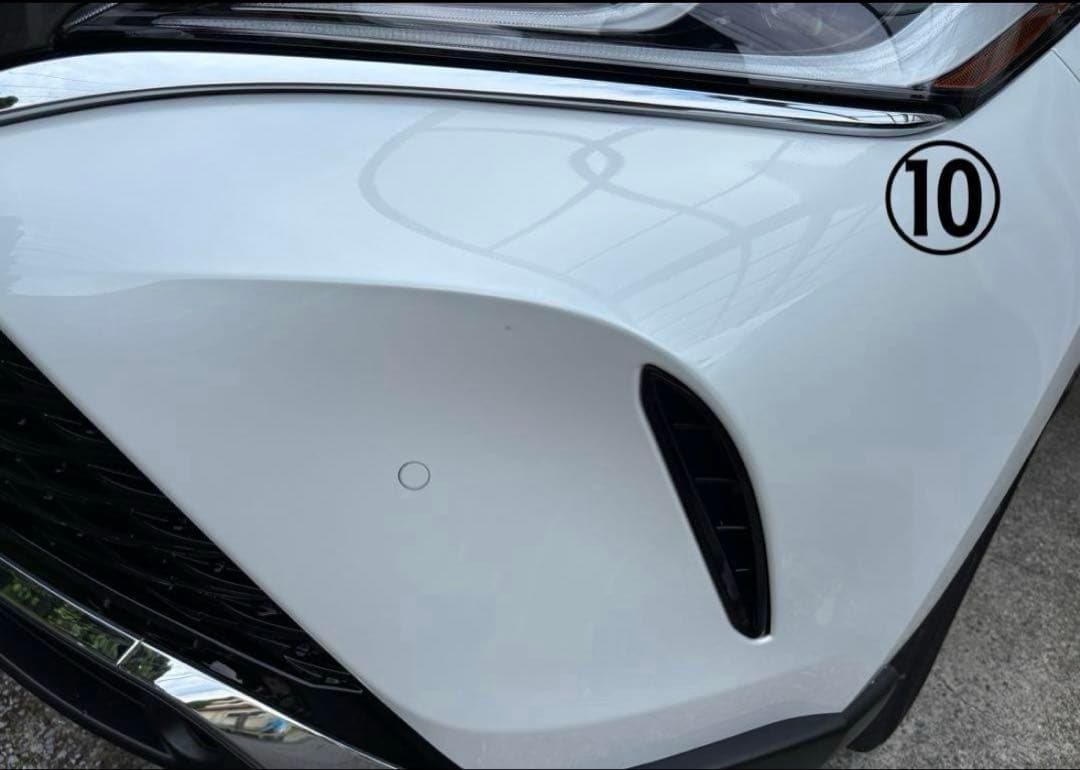 ハリアー80系 PHEV用フロントグリル（カメラ穴拡張済） 送料込 - メルカリ