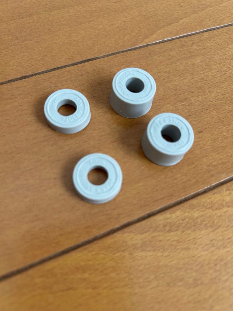 IKEA UPPLEVA テレビ 壁掛け 金具 （イケア）