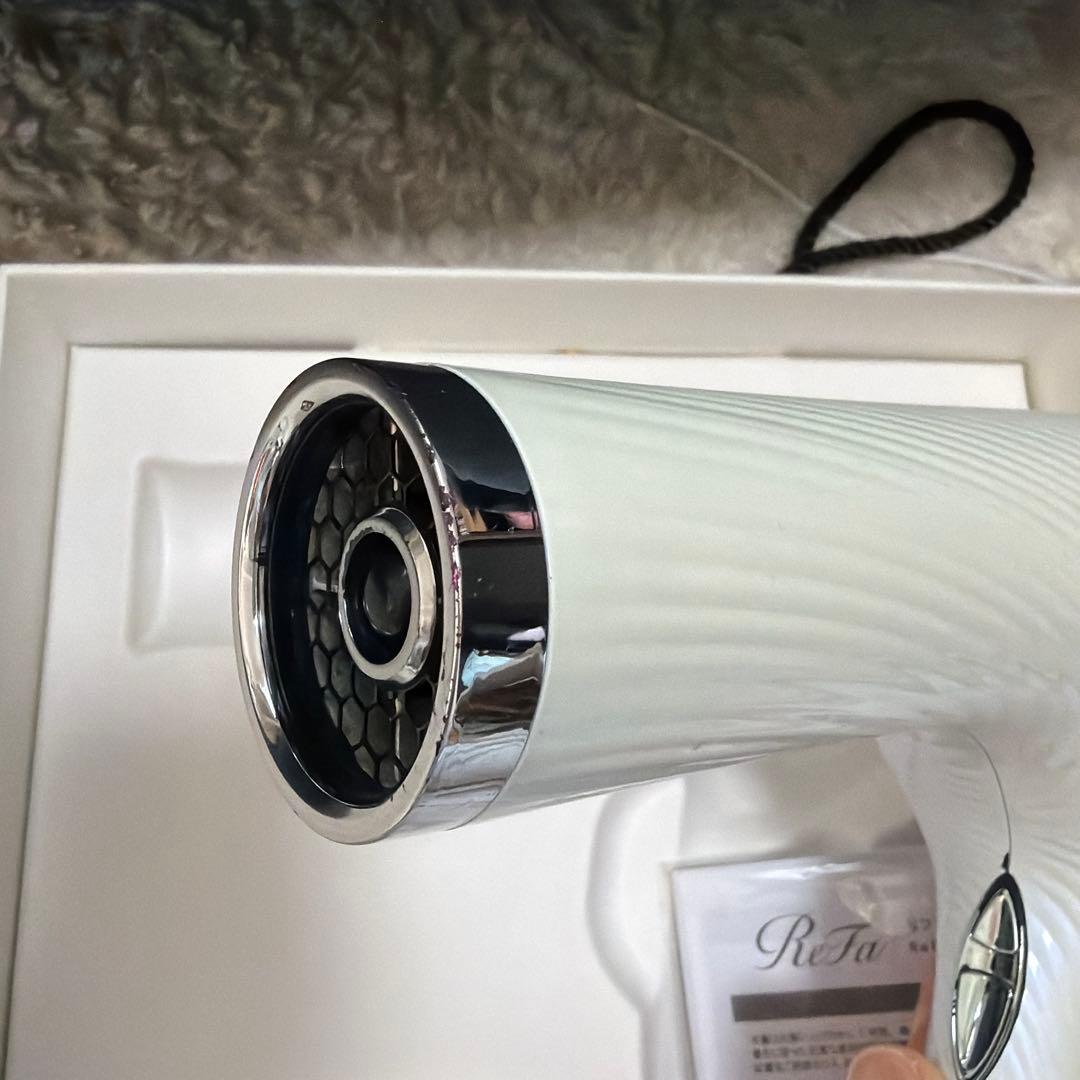 リファ ビューテックドライヤープロ ReFa ホワイト RE-AJ02A - メルカリ