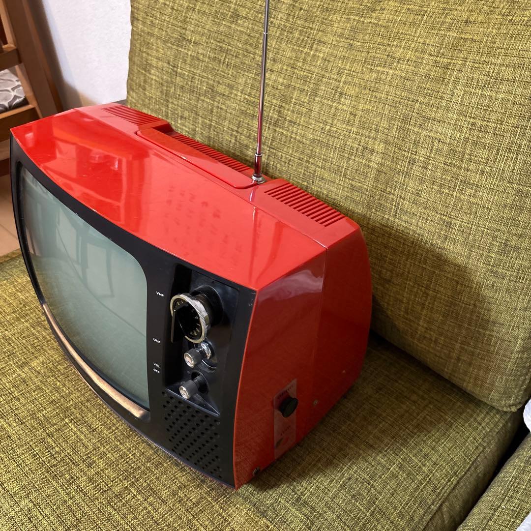 レトロブラウン管テレビ 赤日立 - メルカリ