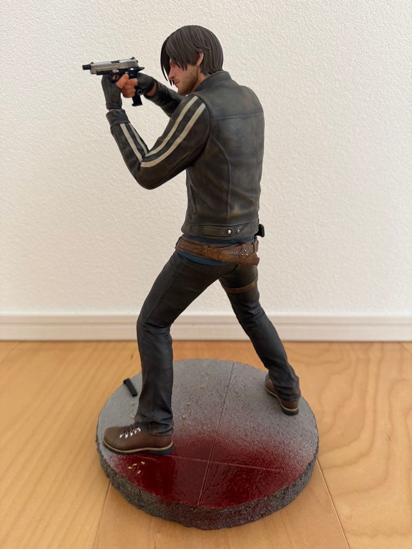 コトブキヤ ARTFX レオン・S・ケネディ 初版バージョン - メルカリ