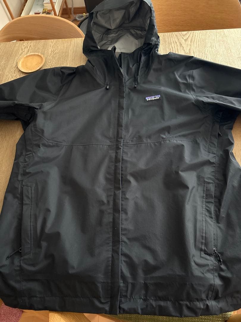 Patagonia ブラック ナイロンジャケット - メルカリ