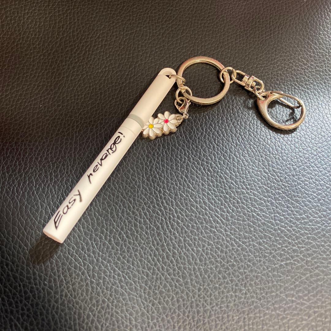 チェンソーマン タバコキーホルダー - メルカリ