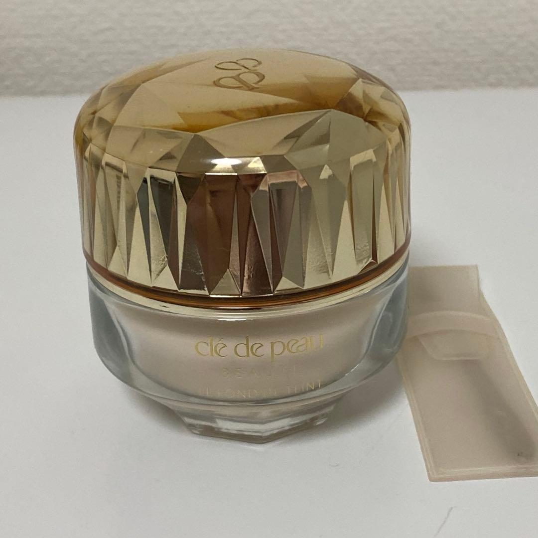 クレ・ド・ポーボーテ ル・フォンドゥタンn ピンクオークル00 クレ・ド・ポー ボーテ / ル・フォンドゥタンn ピンクオークル00の