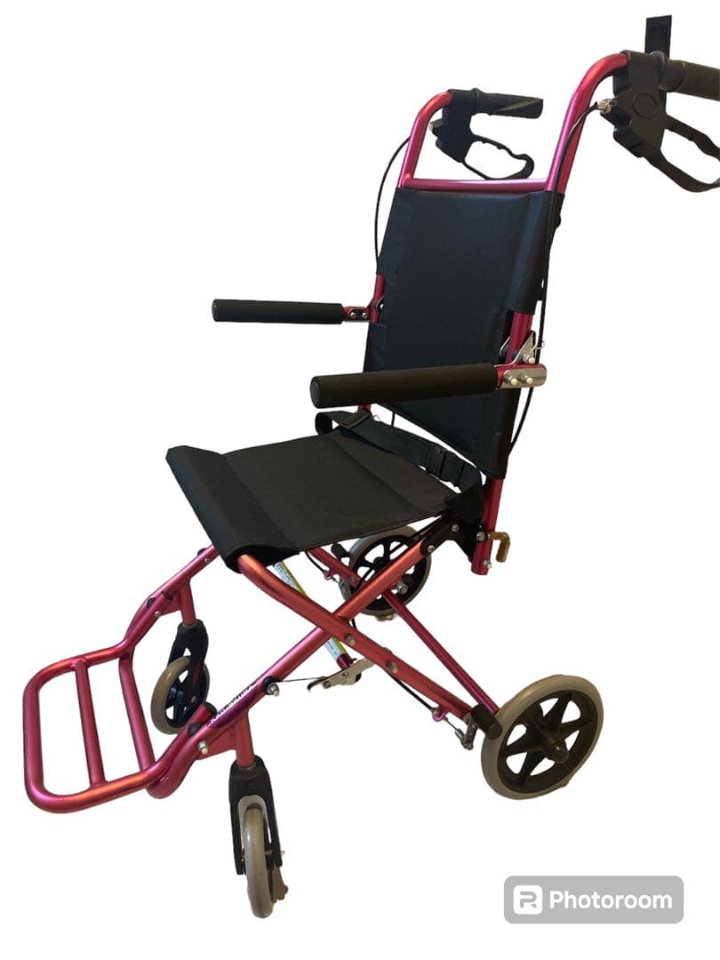 カドクラ軽量折りたたみ車椅子カットビー