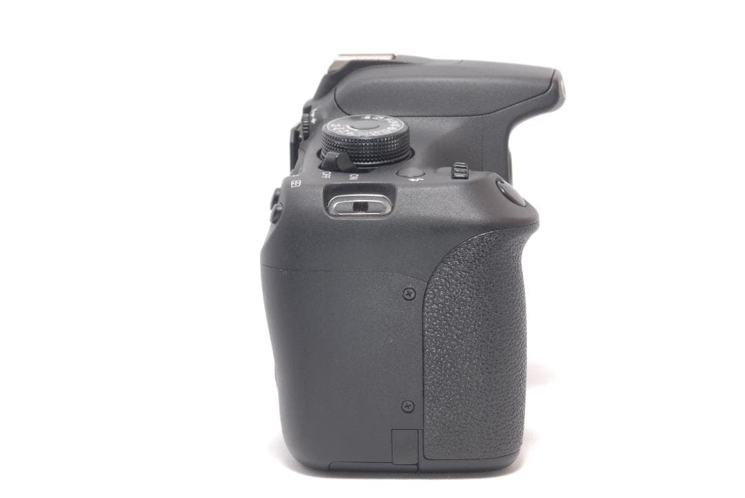 ⭐️近くも遠くもキレイに⭐️Canon Kiss X70 キャノン デジタル一眼の