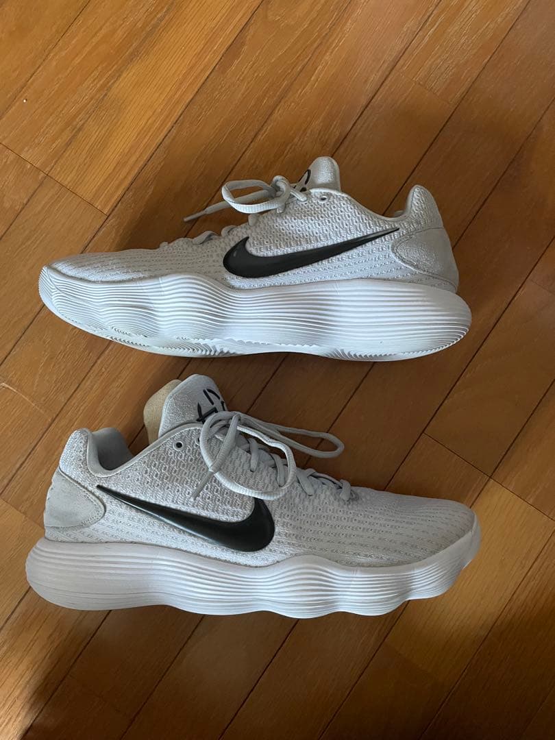 シューズ(男性用) Nike Hyperdunk 2017 Low Wolf Grey Nike Hyperdunk 2017 Low Mens Sizes Grey Basketball Shoes Sneakers