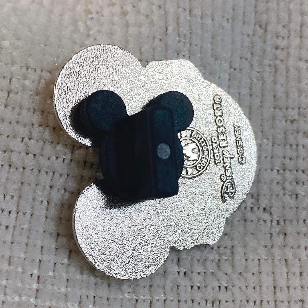 Disney PIN Collection ピンバッジ プルート ミッキー型 - メルカリ