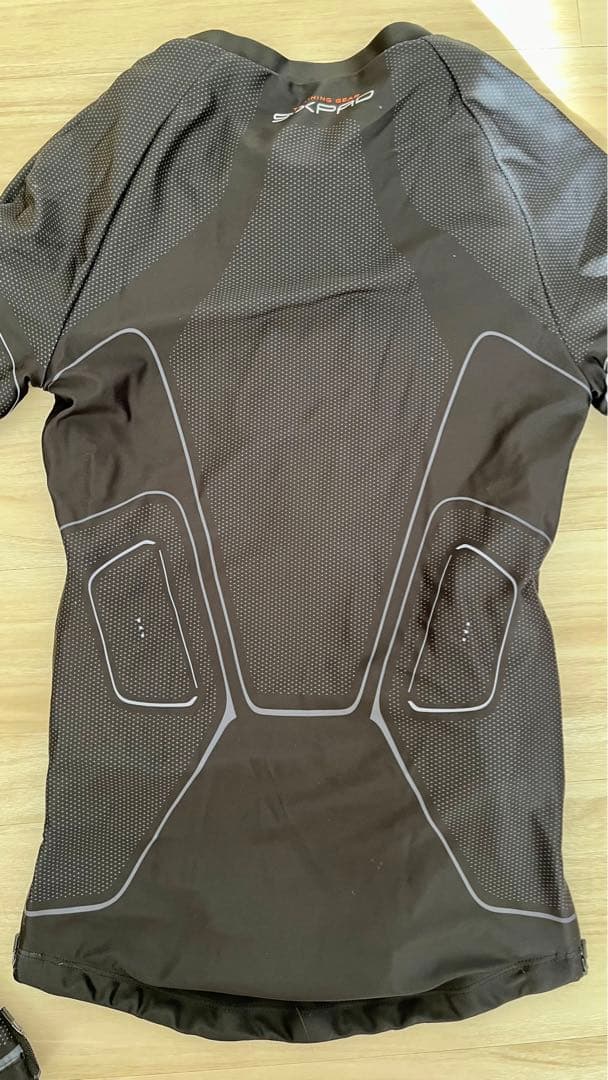 《正規品》シックスパッド　パワースーツ　レディースM　上下セット